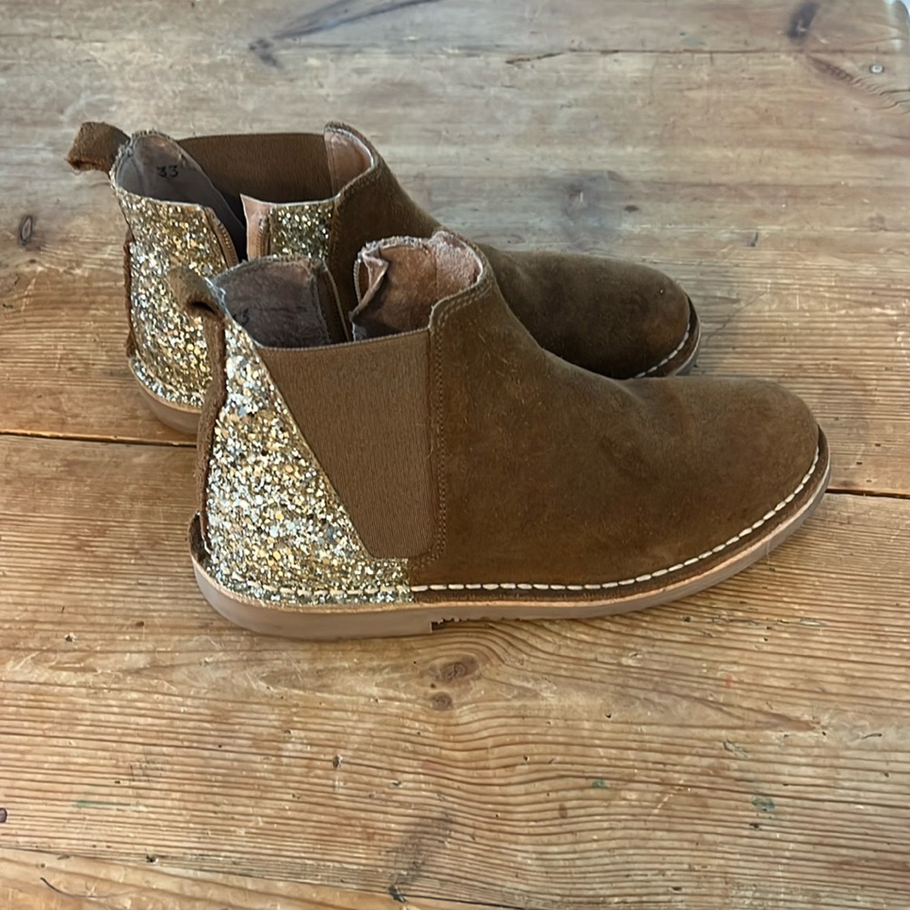 Adorable Booties, VGUC